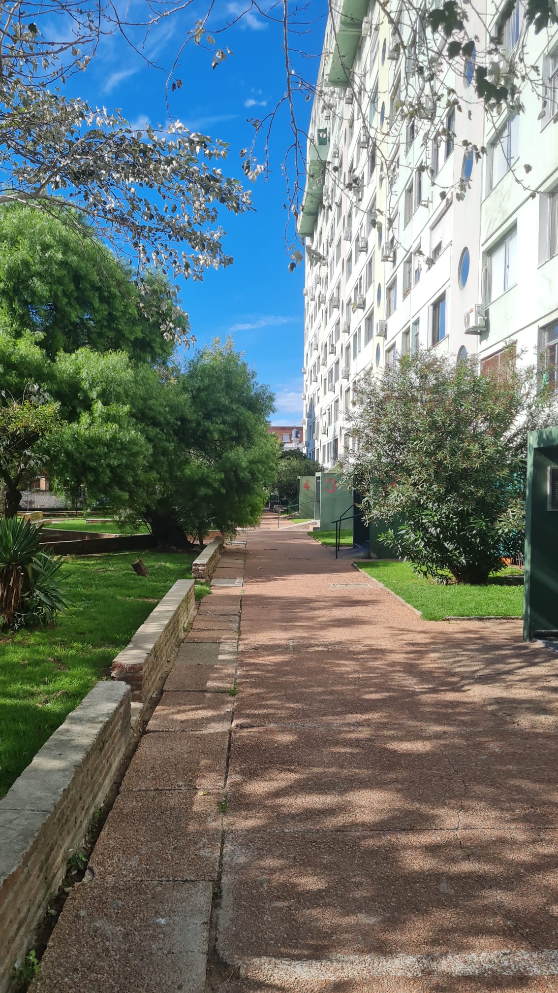 CASA 3 DORMITORIOS MALVIN NORTE